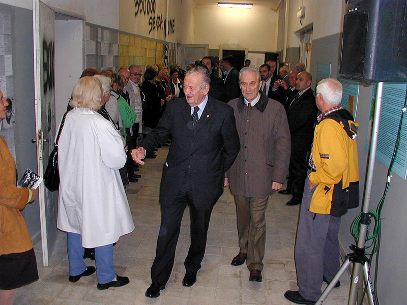 L’onorevole Tremaglia in visita al CRP