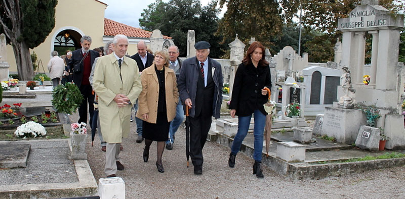 Omaggio al cimiteri di Isola e Pirano con il Console italiano di Capodistria